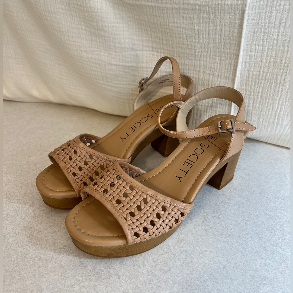 Society Women's Tan Woven Heels
